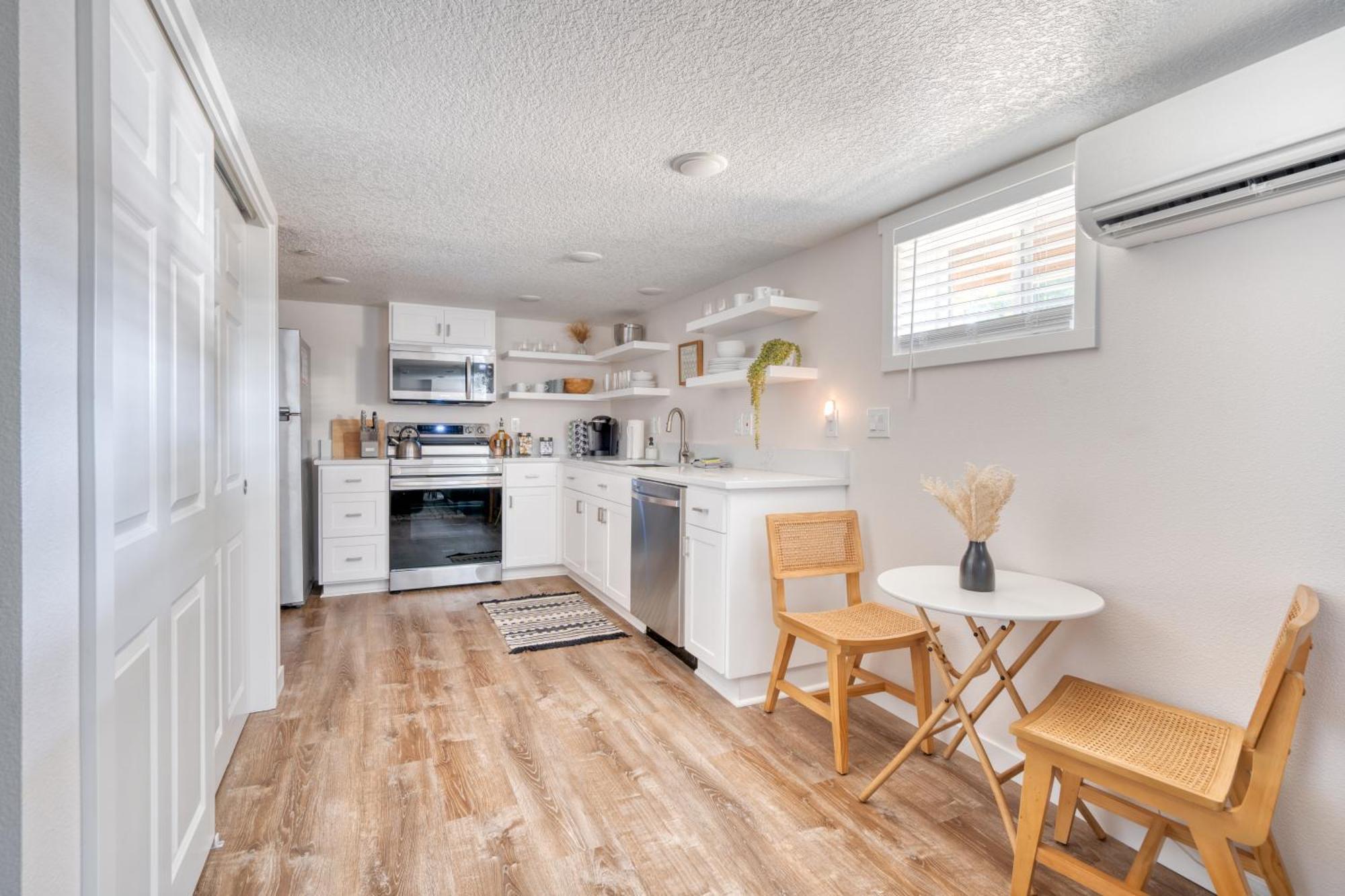 - Private Group Getaway, Sleeps 12 Holiday home Portland