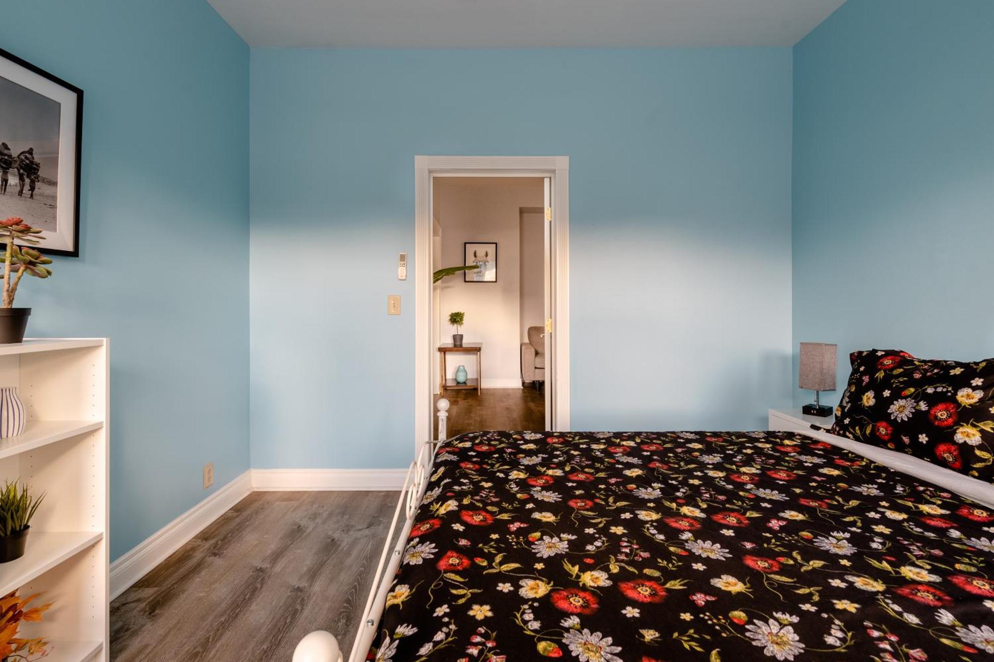 - Private Group Getaway, Sleeps 12 *