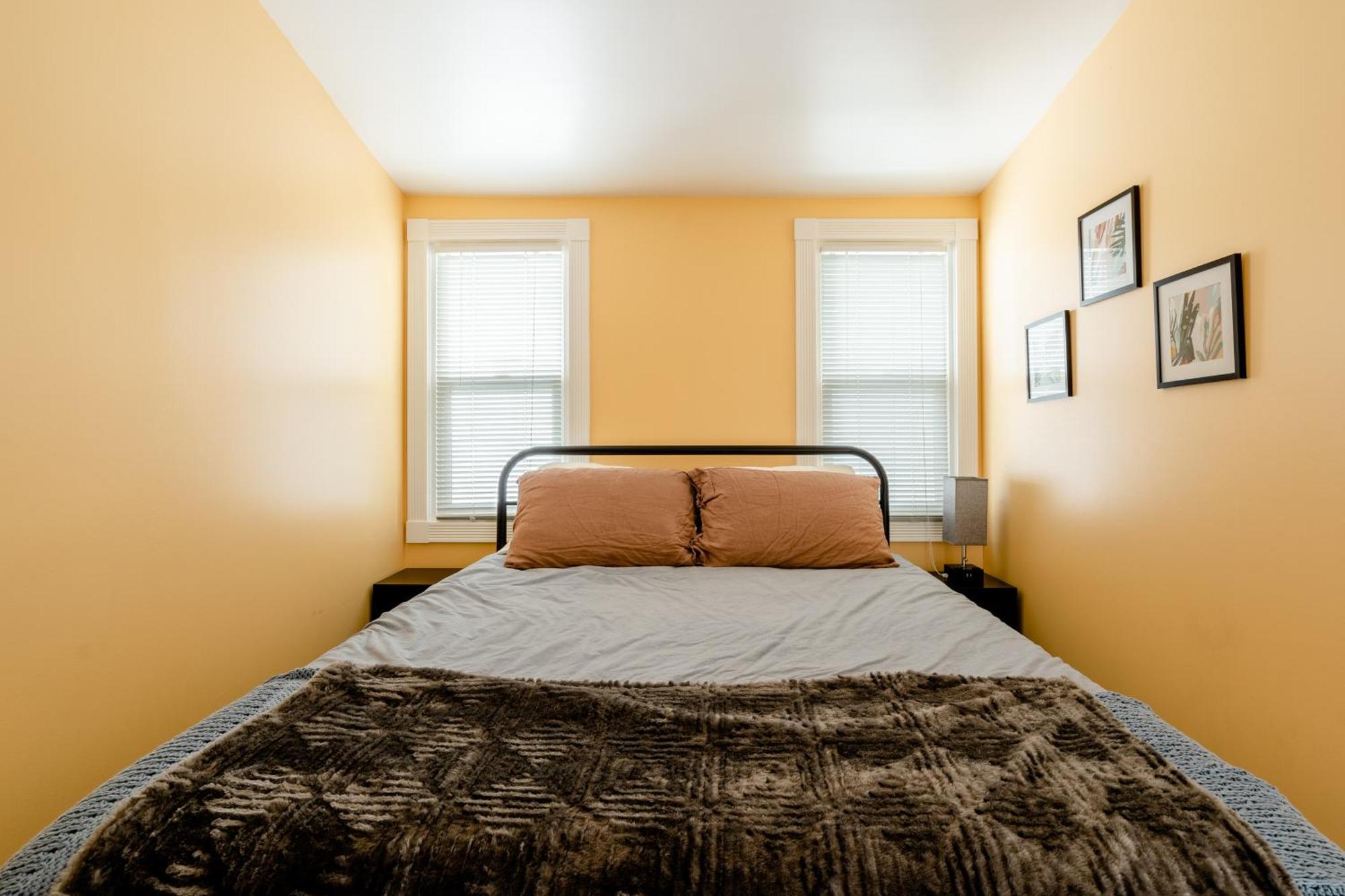 Holiday home - Private Group Getaway, Sleeps 12 *
