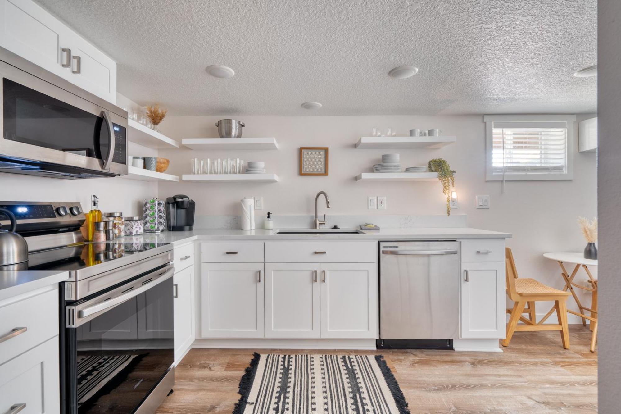 Holiday home - Private Group Getaway, Sleeps 12