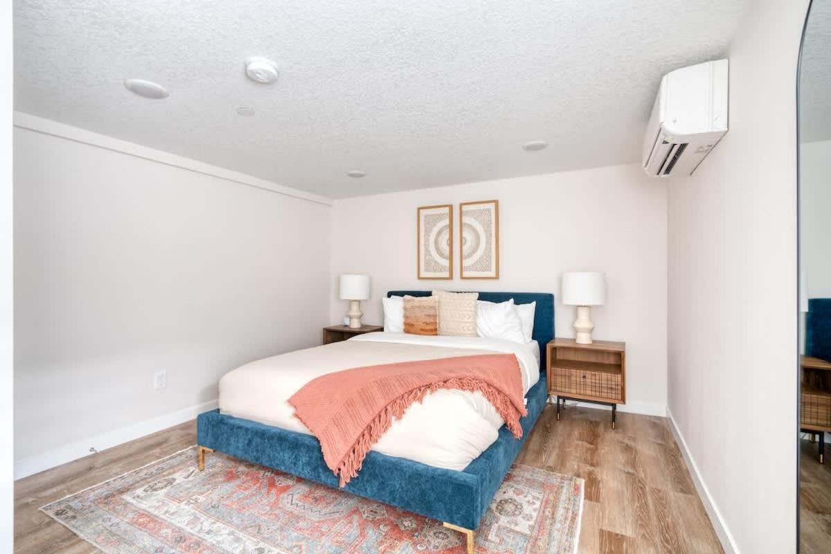 - Private Group Getaway, Sleeps 12 *