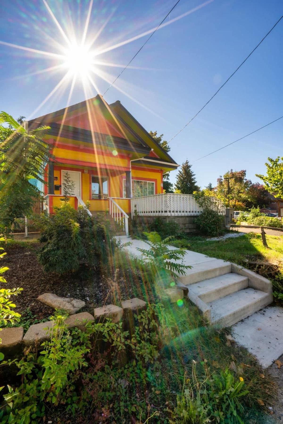 - Private Group Getaway, Sleeps 12 * Portland