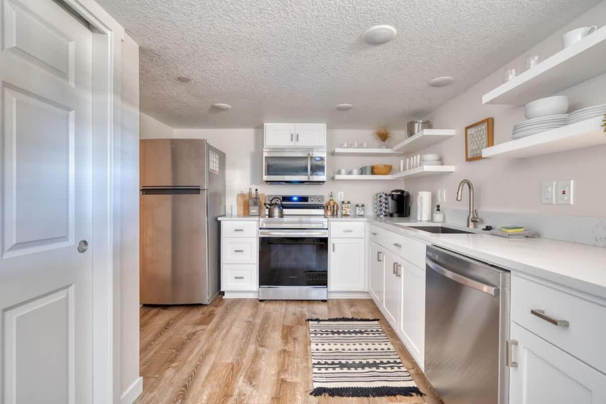 - Private Group Getaway, Sleeps 12 * Portland