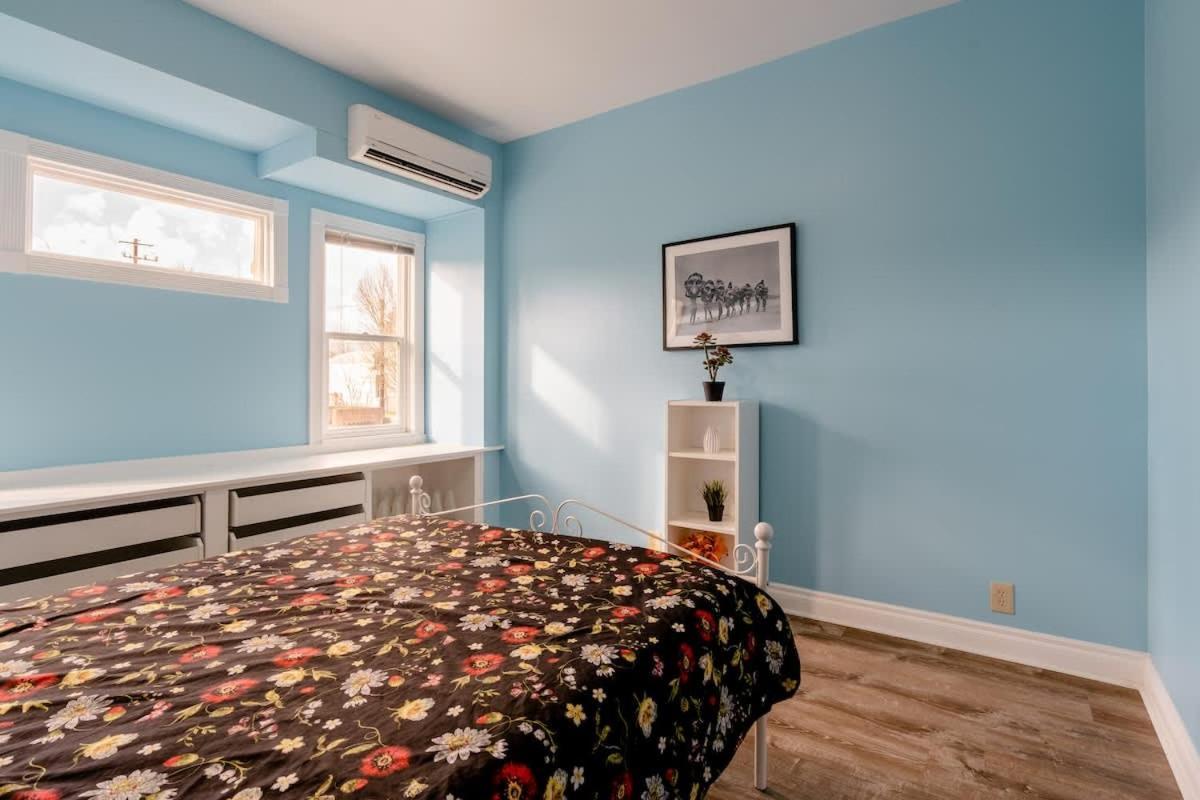 - Private Group Getaway, Sleeps 12 Portland