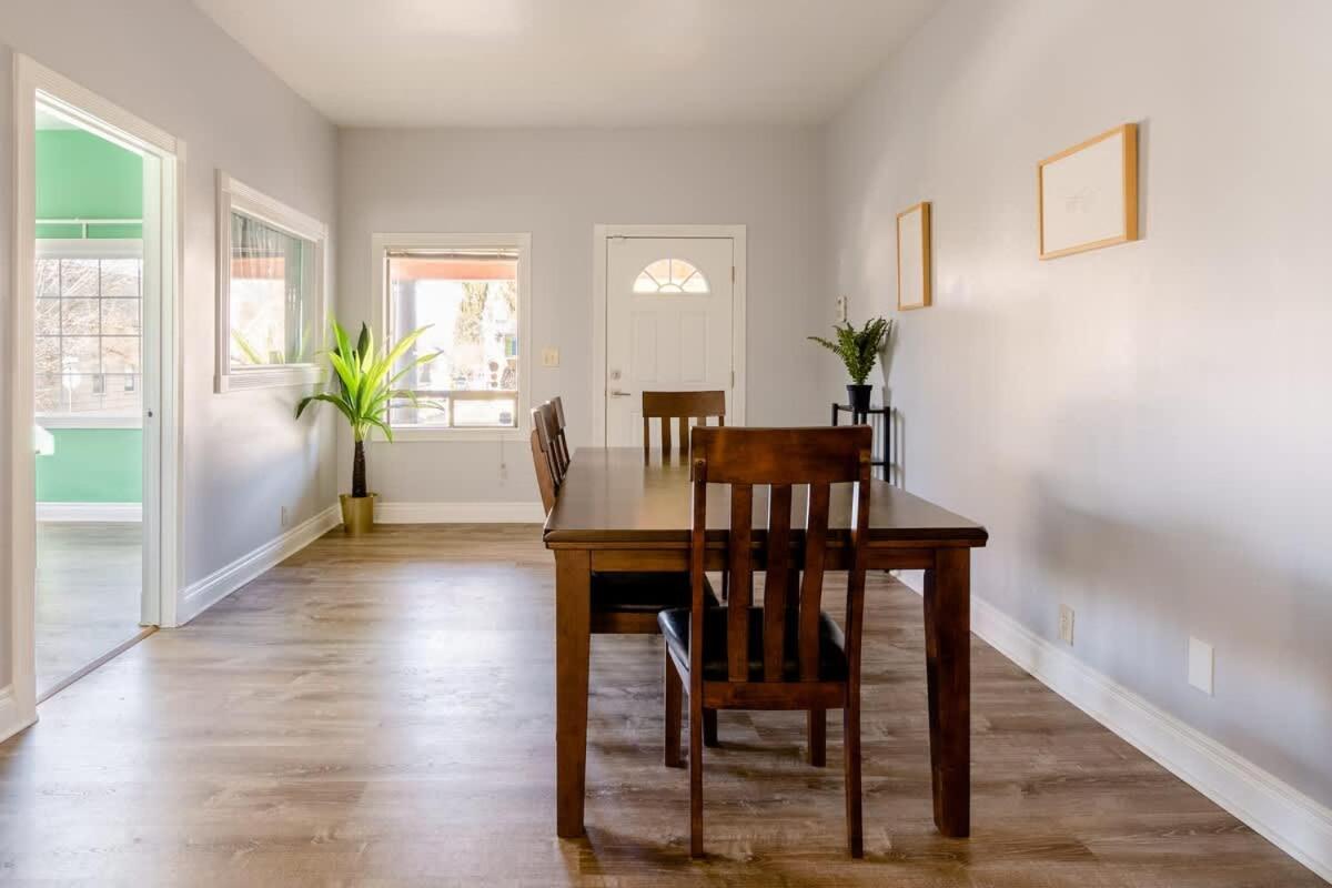 - Private Group Getaway, Sleeps 12 Portland